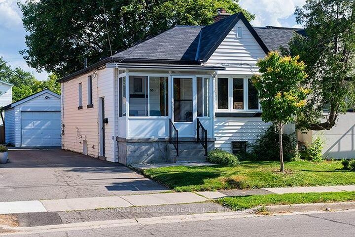 65 Manitoba Street — photo 1