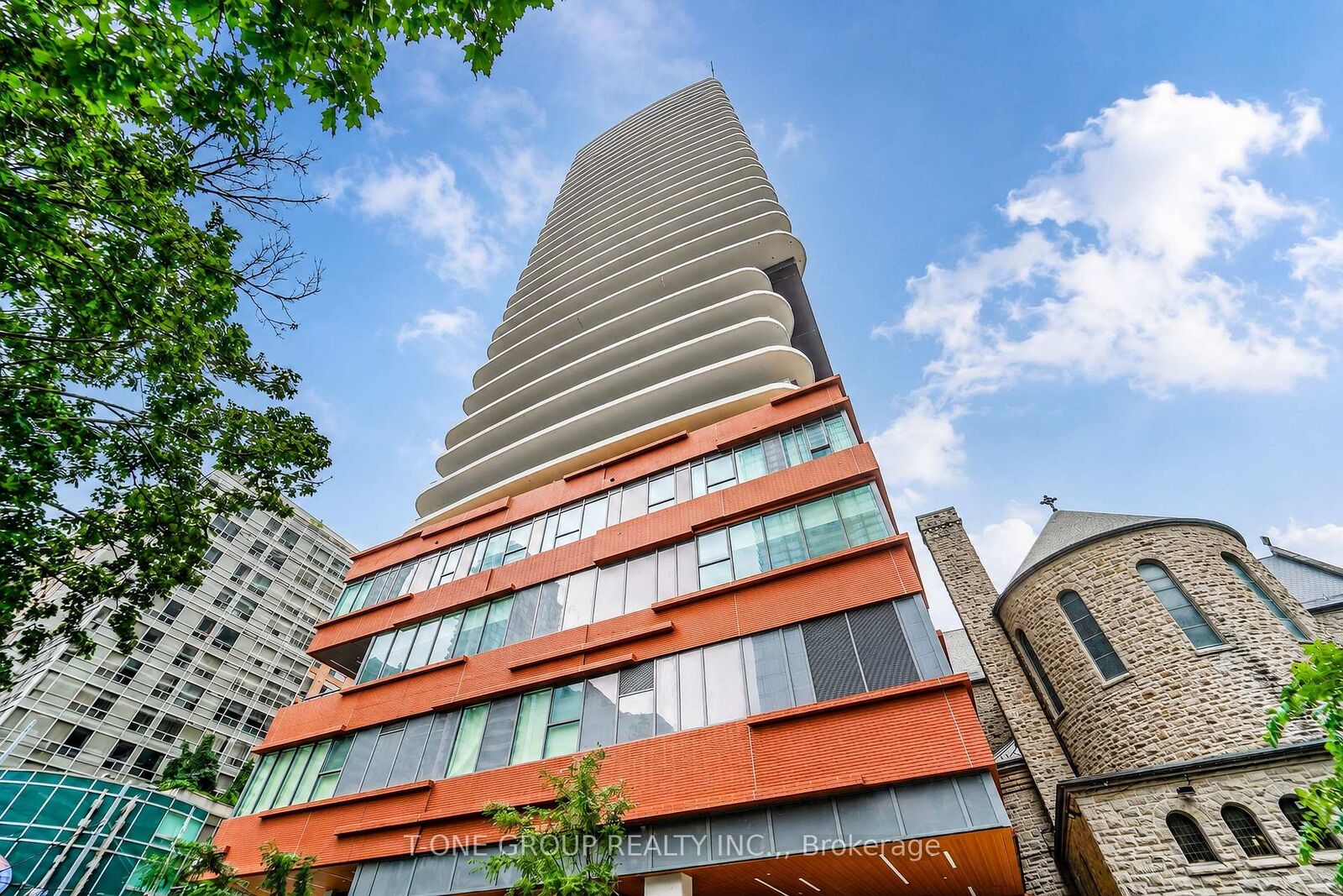 Property Photo:  280 Dundas Street W 1803  ON M5T 0E3 