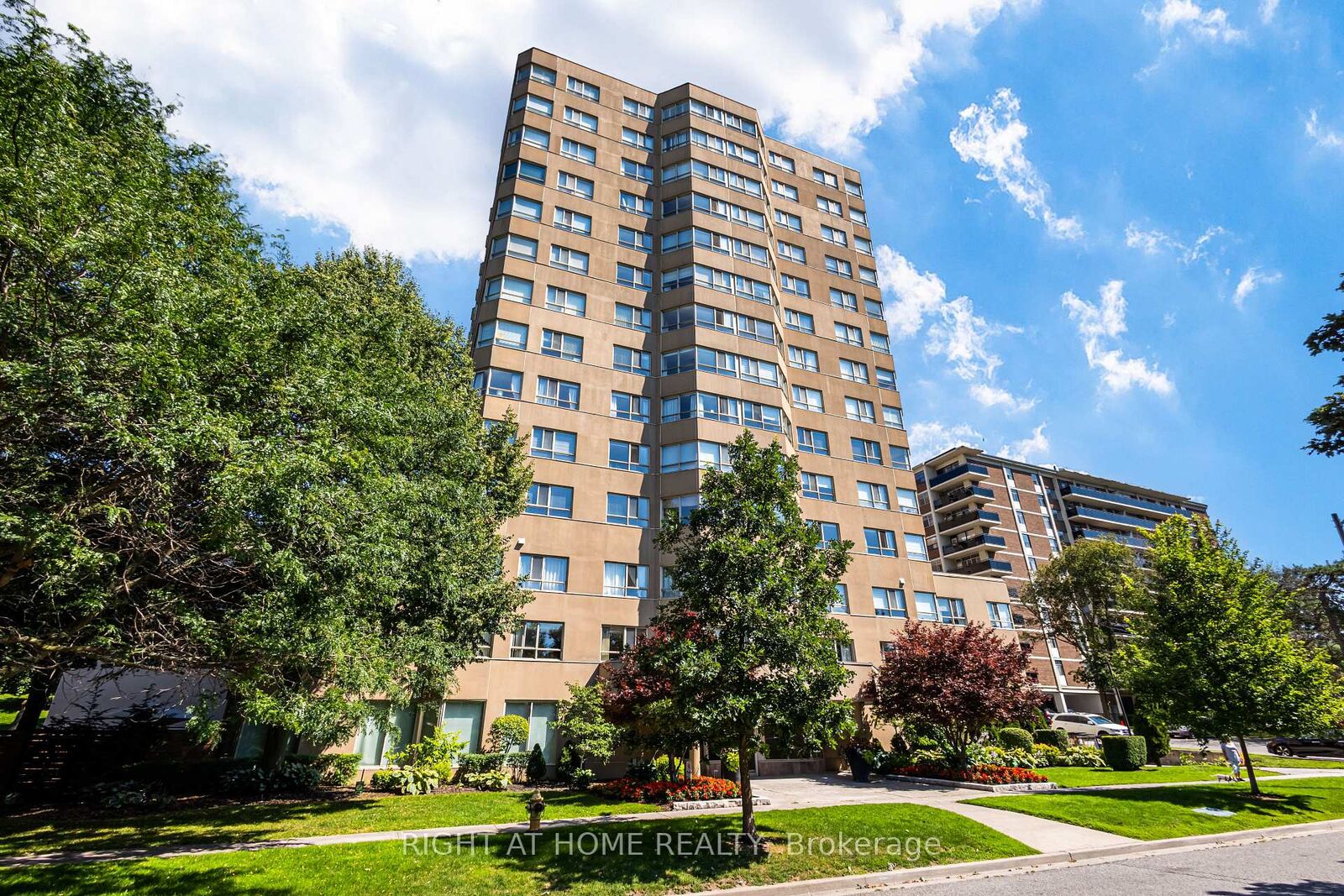 Property Photo: 4 Park Vista Drive 912 ON M4B 3M8