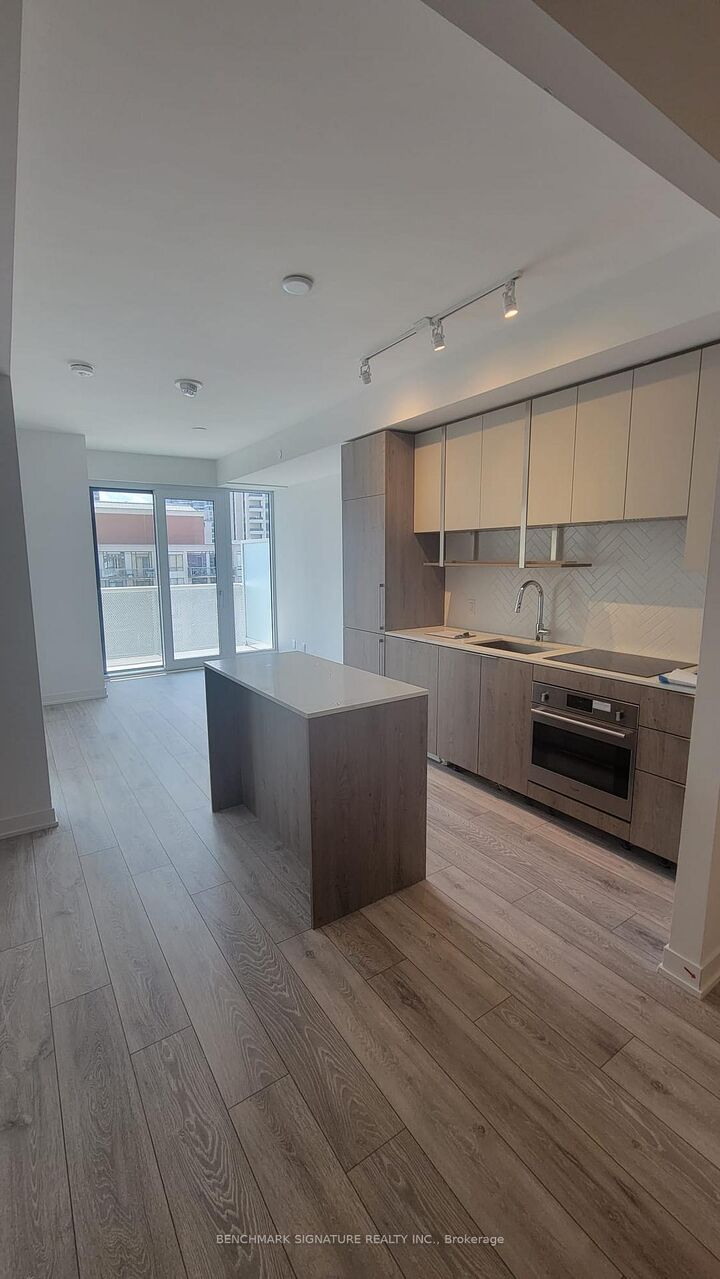 Property Photo: 15 Holmes Avenue 1312 ON M2N 0L4