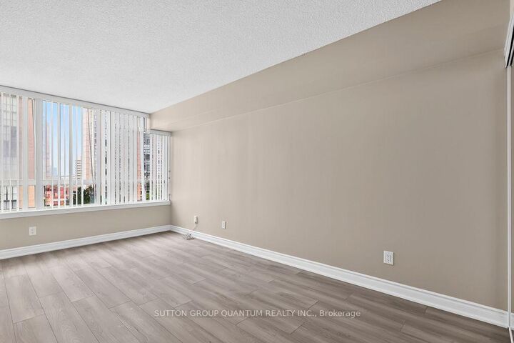 Property Photo: 3605 Kariya Drive 709 ON L5B 3J4