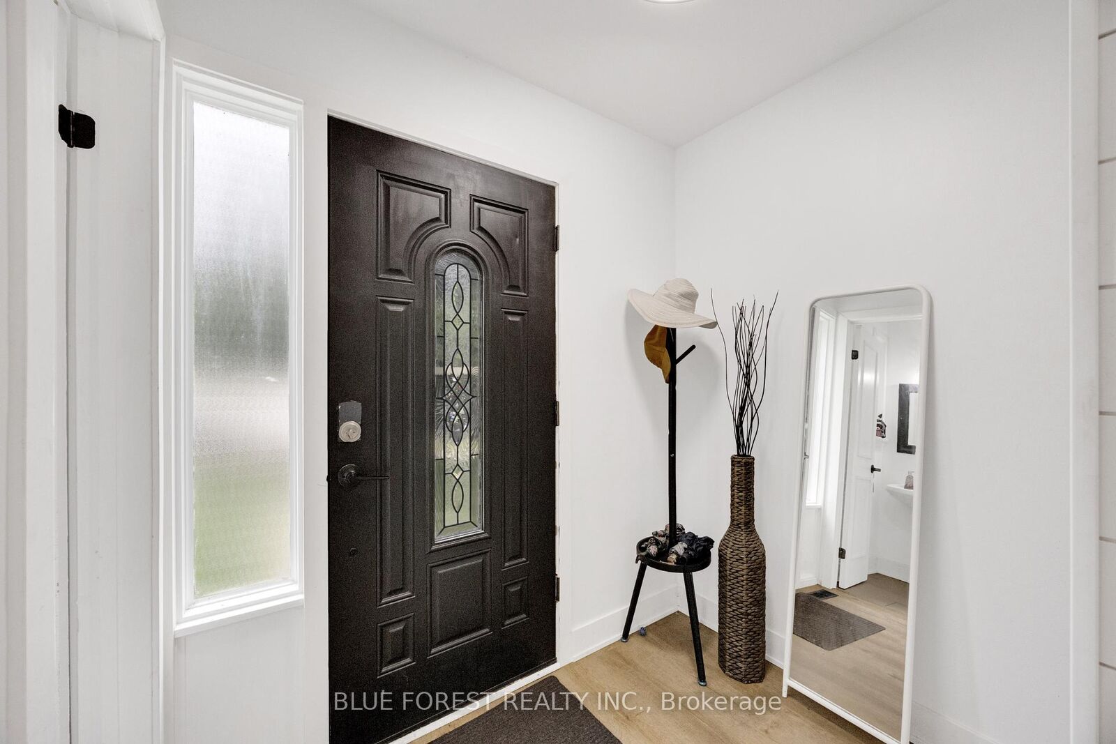 Property Photo: 408 Homestead Court 28 ON N6G 2E9