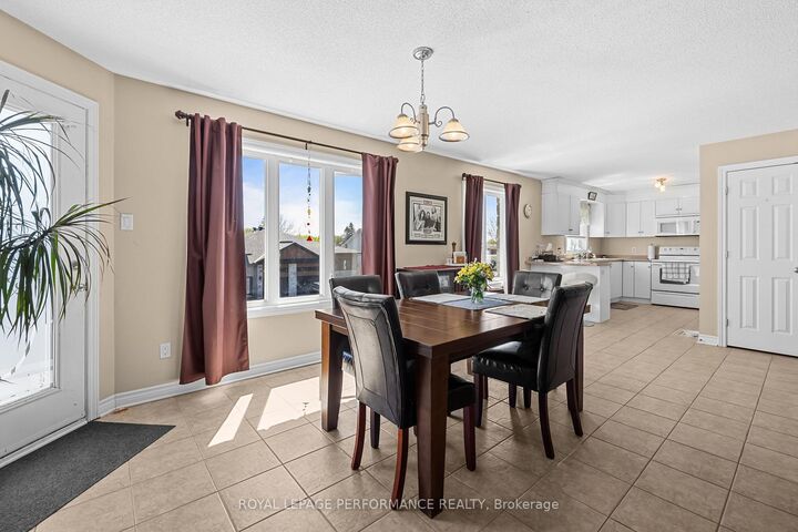 Property Photo: 46 Cambridge Street 6 ON K0A 2M0
