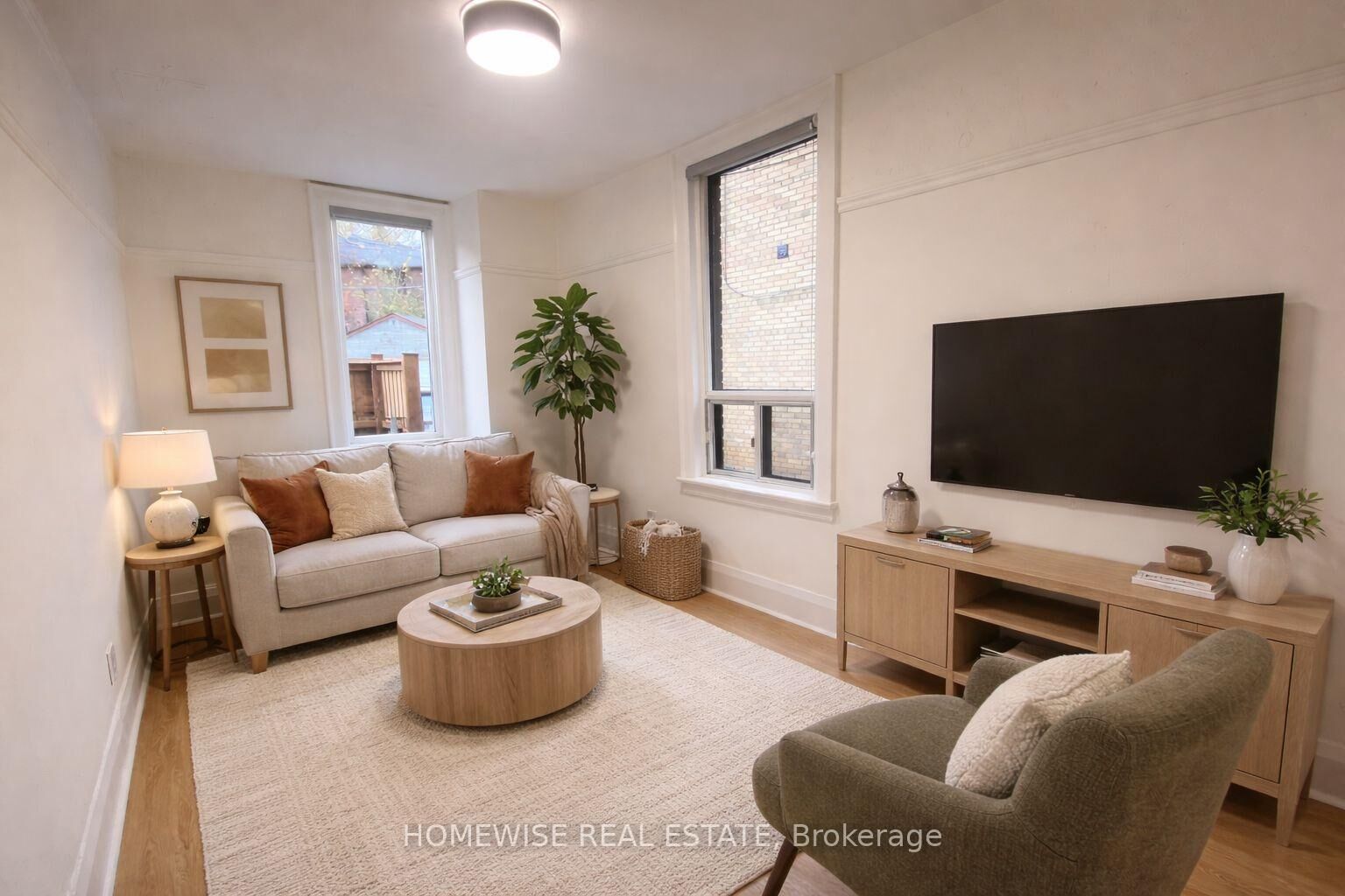 Property Photo: 1542 King Street W 2 ON M6K 1J6