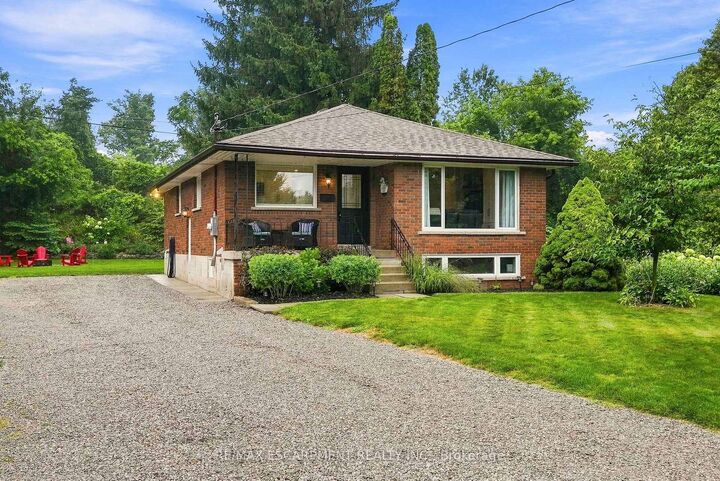 Property Photo: 10 Taylor Crescent ON L9H 6B3