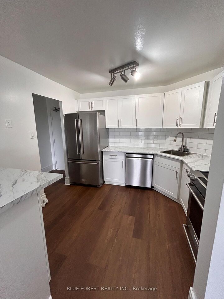 Property Photo: 858 Commissioners Road E 906 ON N6C 5Y5