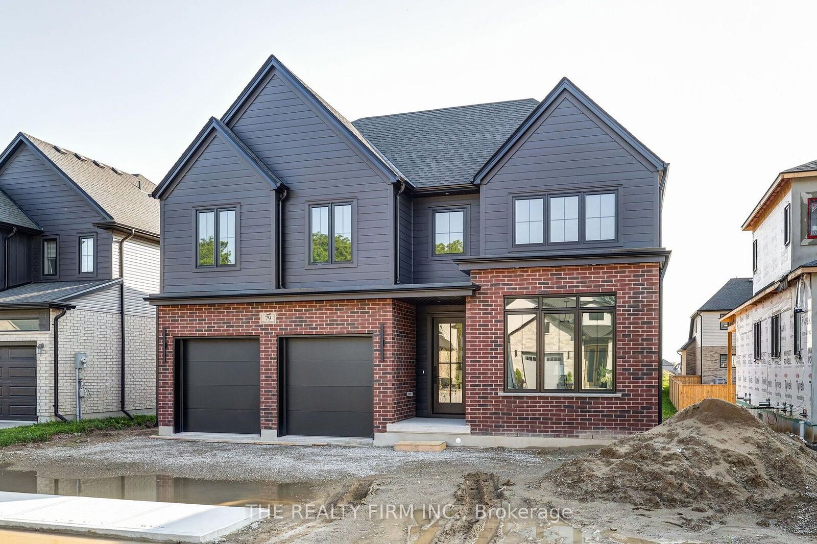 Property Photo: 79 Royal Crescent ON N5P 0G2