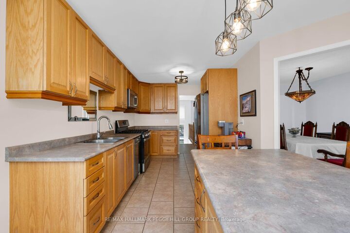 Property Photo: 31 Edenbridge Drive ON L3W 0K7