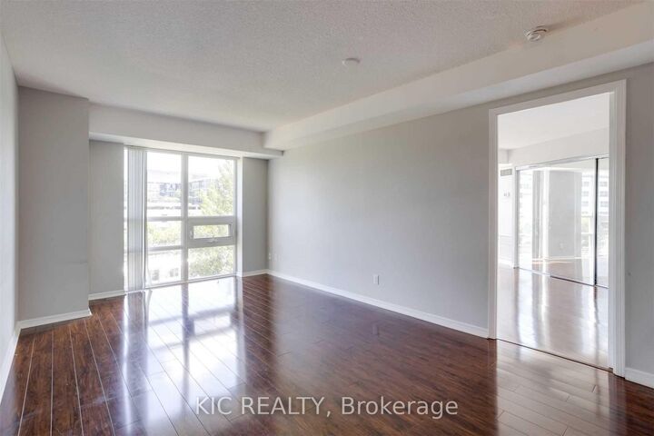 Property Photo:  3 Michael Power Place 207  ON M9A 0A2 
