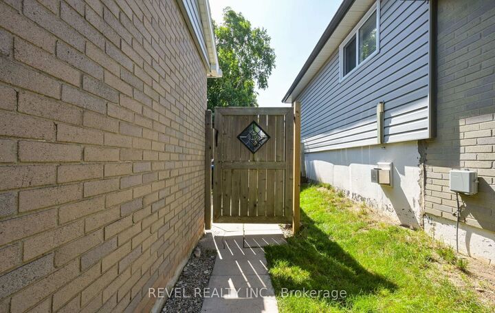 Property Photo:  64 Brenda Boulevard Basement  ON L9W 3L6 