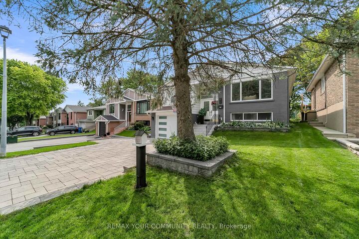 Property Photo:  210 Currey Crescent  ON L3Y 5M9 