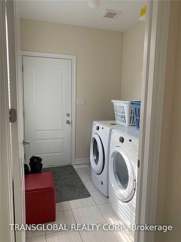 Property Photo:  183 Beechborough Crescent  ON L9N 0L6 