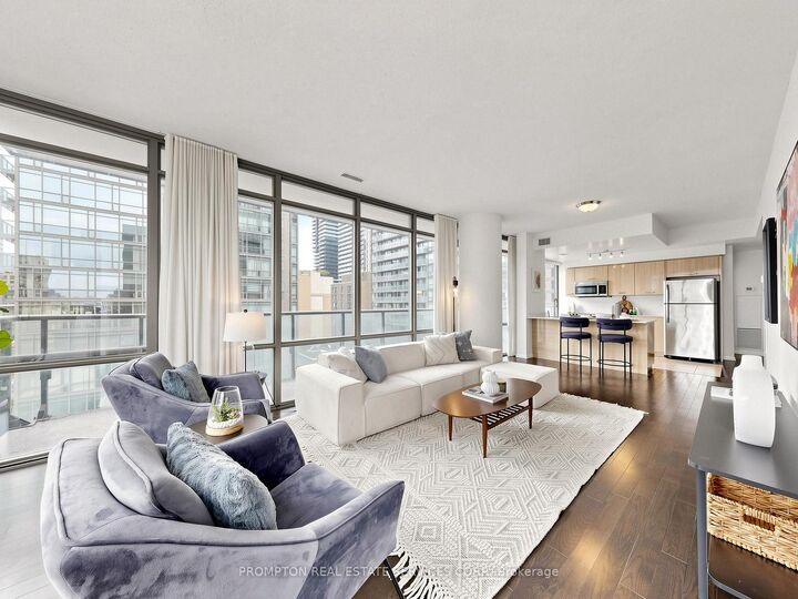832 Bay Street 905 — photo 1