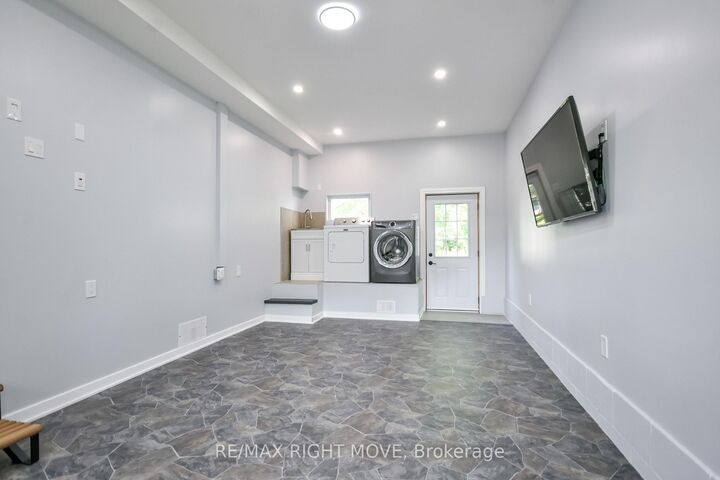 Property Photo: 18 Bushey Avenue ON L3W 0L2