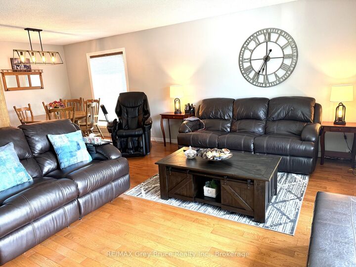 Property Photo: 17 Armstrong Crescent ON N0C 1H0