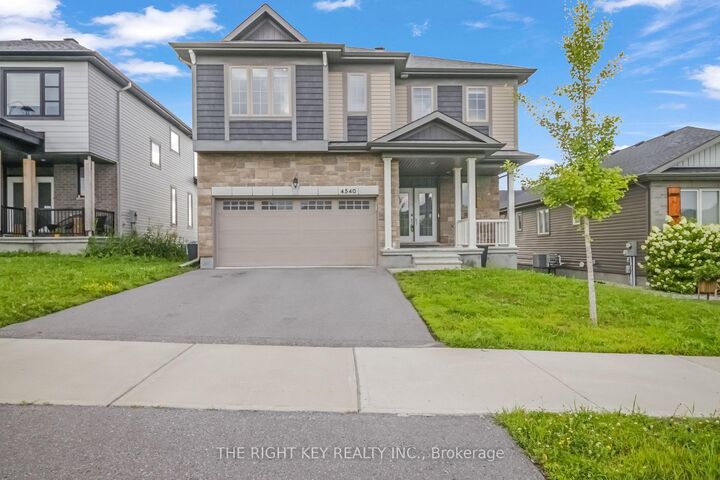 Property Photo: 4540 Kelly Farm Drive ON K1X 0E8