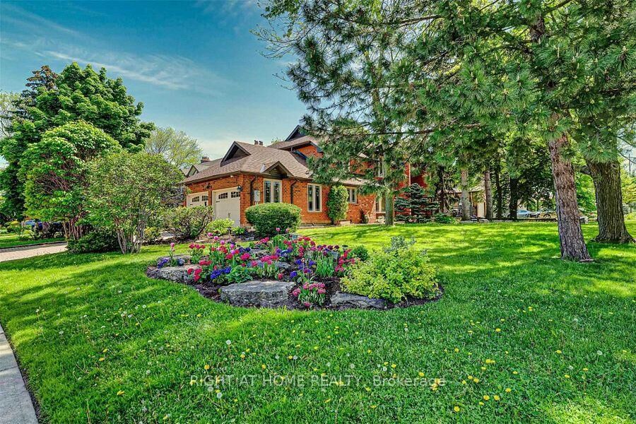 Property Photo:  4326 Bridlepath Trail  ON L5L 3K4 