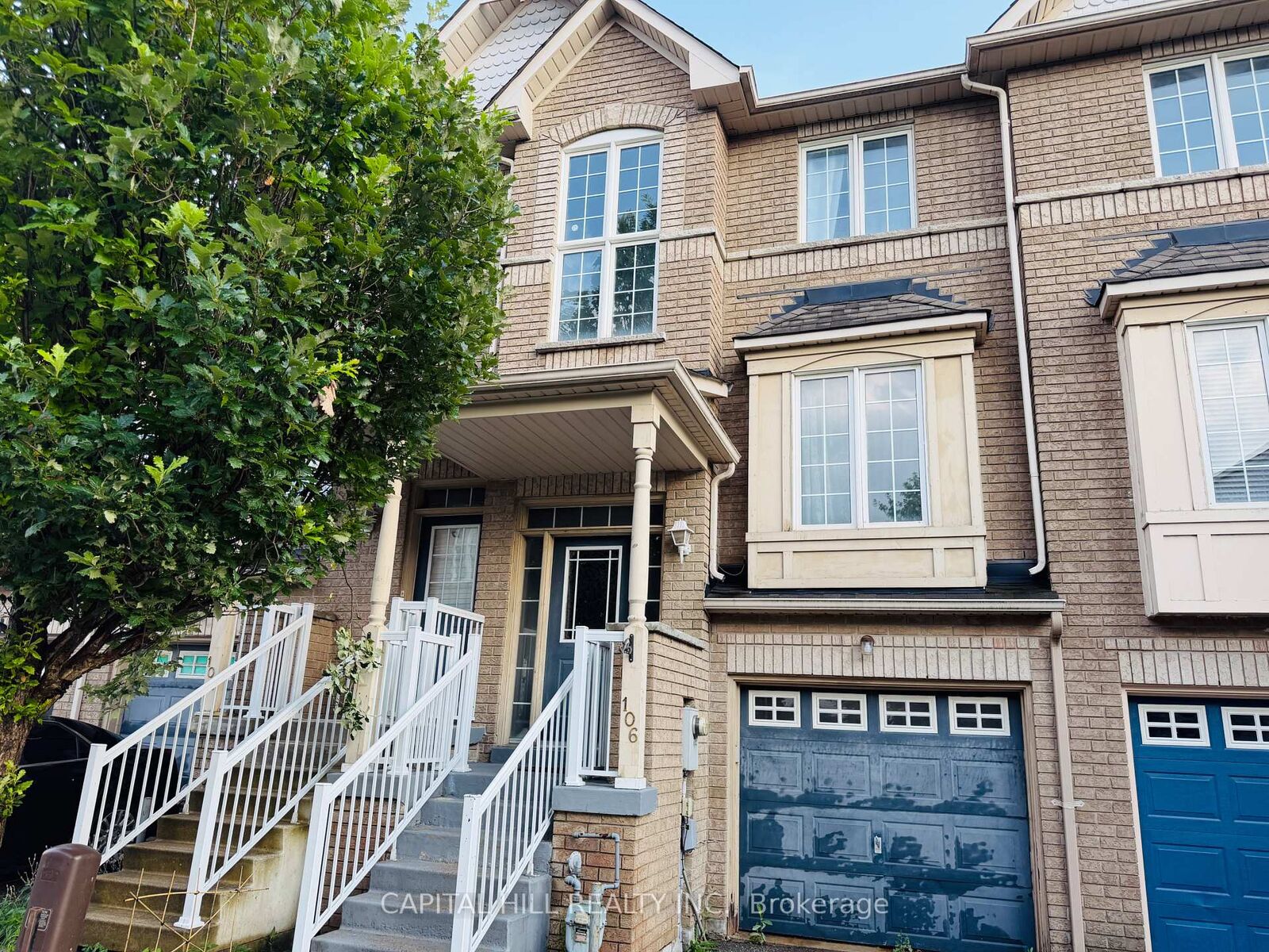 Property Photo:  