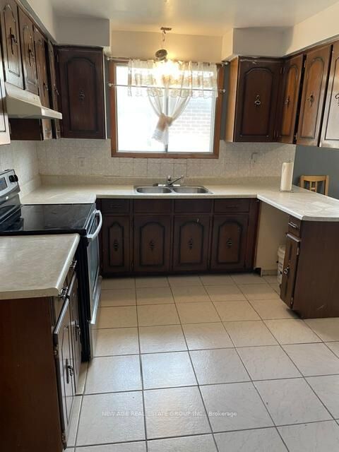 Property Photo: 112 Anthia Drive W ON M9L 1K8