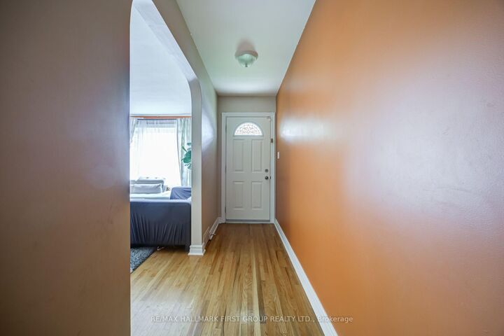Property Photo:  180 Sherwood Avenue  ON L1G 3L8 
