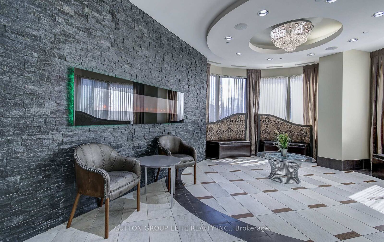 Property Photo:  310 Burnhamthorpe Road W 1511  ON L5B 3Y5 