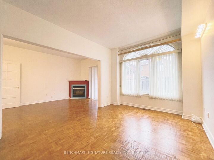 Property Photo: 102 Greensboro Drive ON L3R 0V8