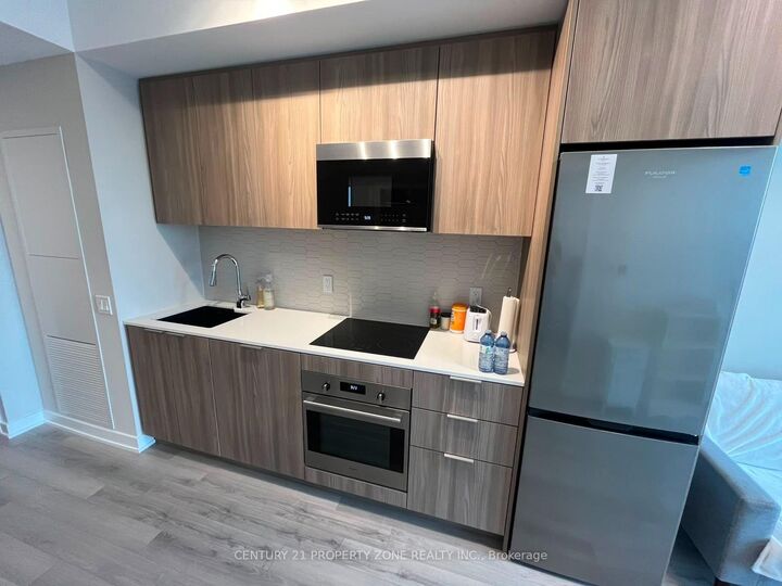 Property Photo: 15 Skyridge Drive 2119 ON L6P 4S3