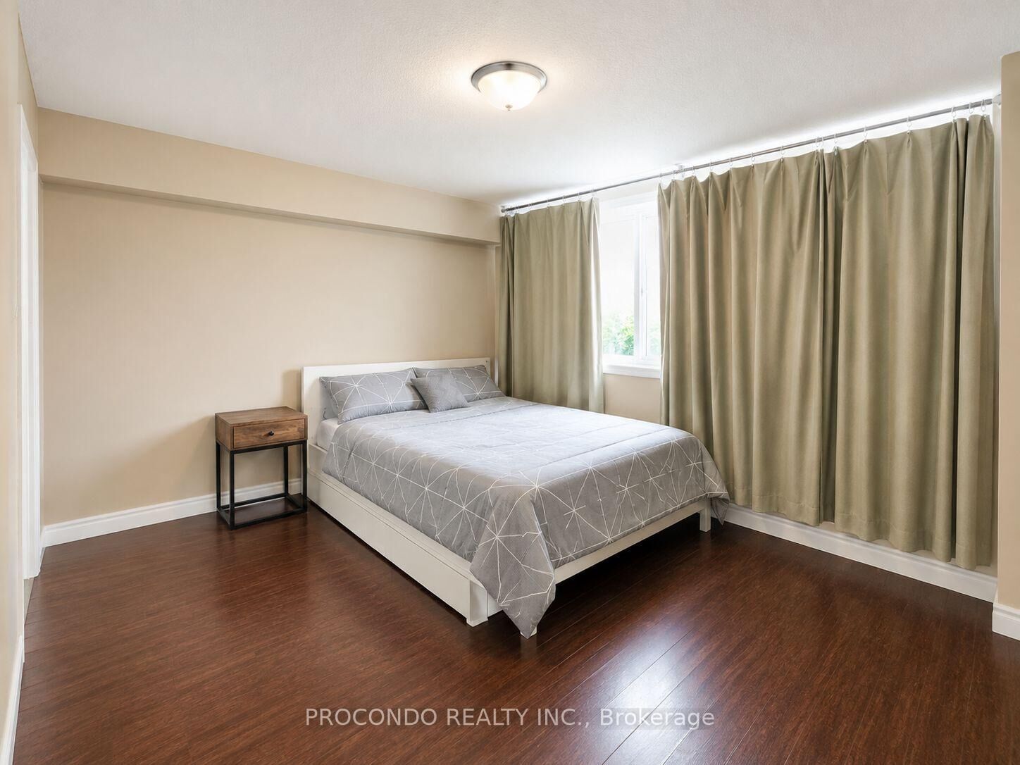 Property Photo:  45 Silver Springs Boulevard 1709 Master Bedroom  ON M1V 1R2 