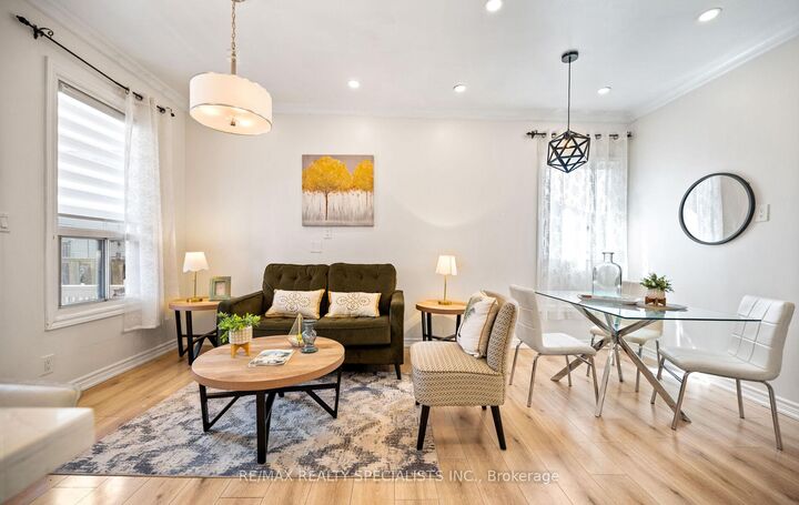35 Britannia Avenue — photo 1