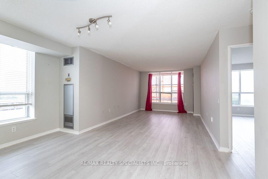 Property Photo: 21 Overlea Boulevard 1309 ON M4H 1P2