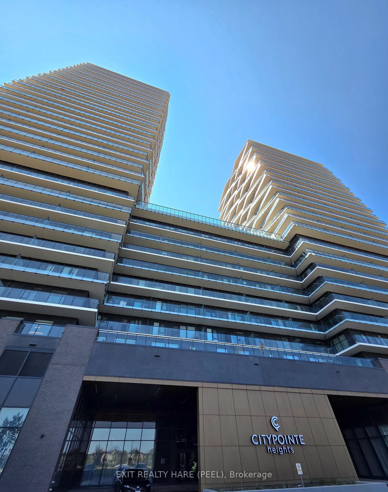 Property Photo:  15 Skyridge Drive 606  ON L6P 4S3 