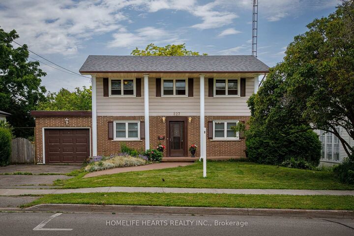 227 Queen Street — photo 1