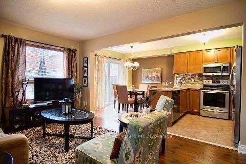 Property Photo: 47 Hollingsworth Circle ON L7A 0J4