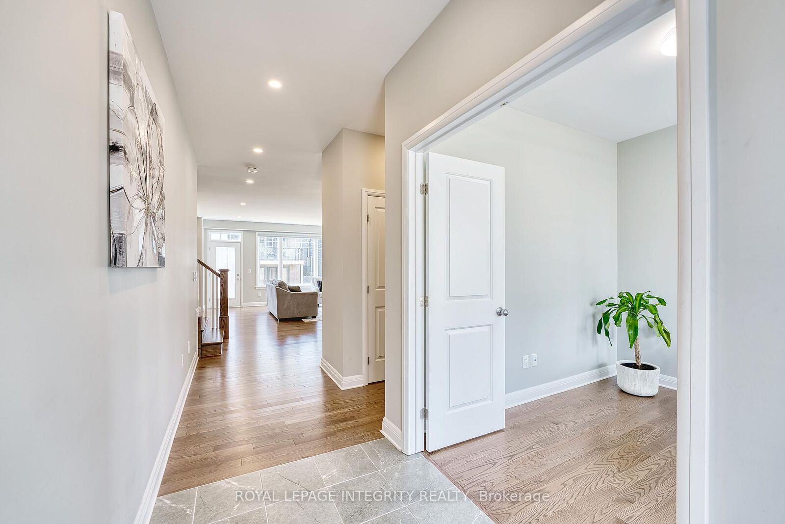 Property Photo: 232 Ketchikan Crescent ON K2T 0S3