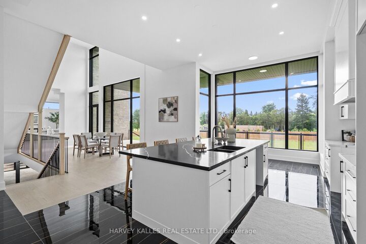 Property Photo: 2 Sugarbush Court ON L7G 4S7