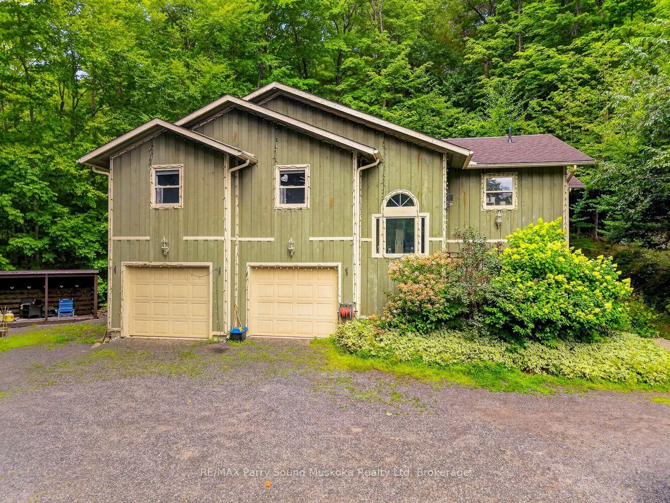 Property Photo: 8 Mountain Basin Drive ON P2A 2W9