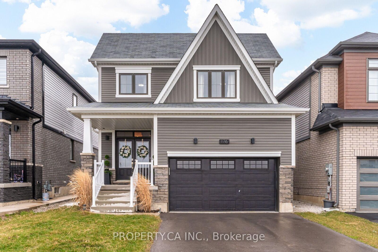 Property Photo:  176 Whithorn Crescent  ON N3W 0G7 