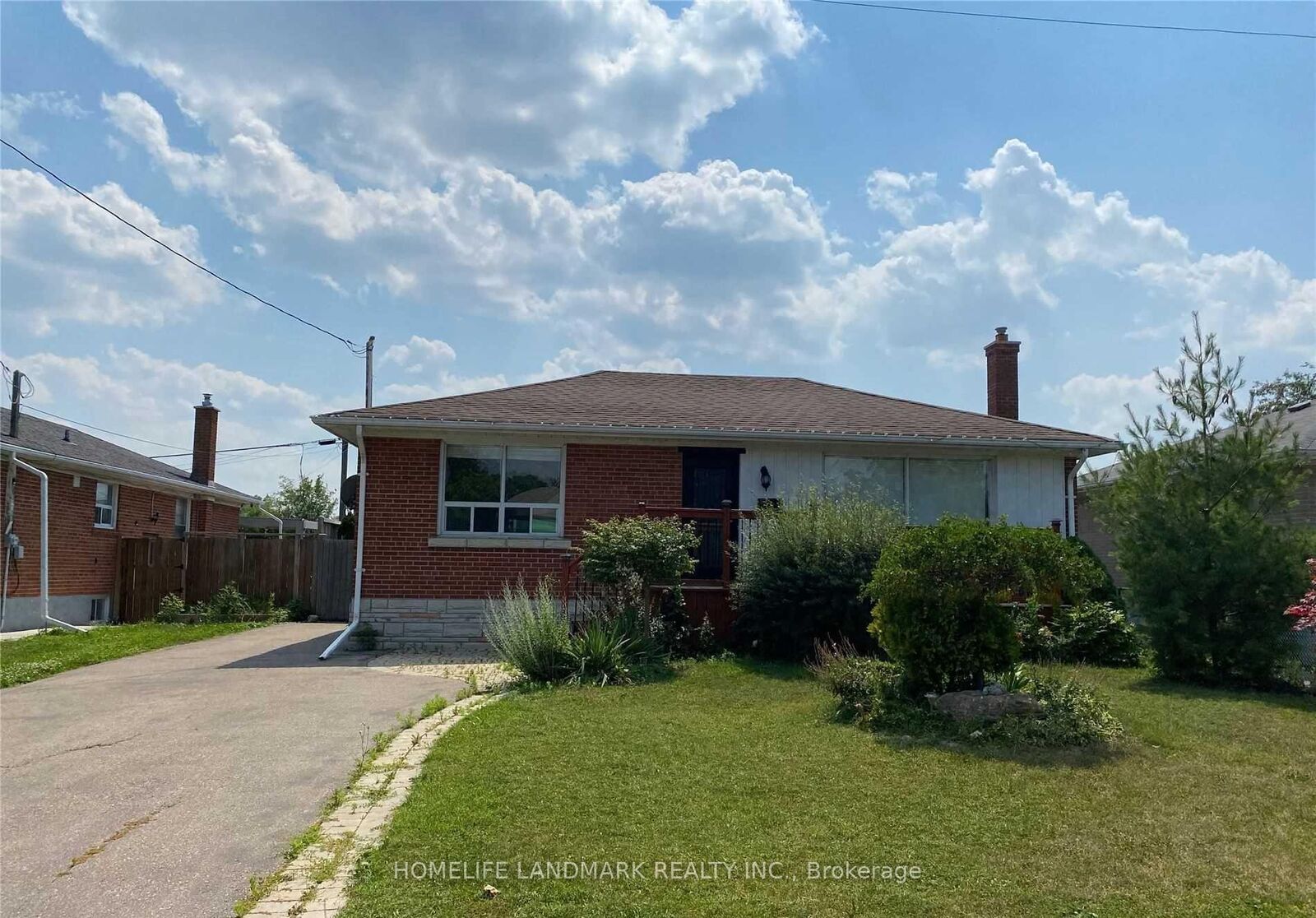 Property Photo: 25 Edgemont Drive Upper ON L6V 1K9