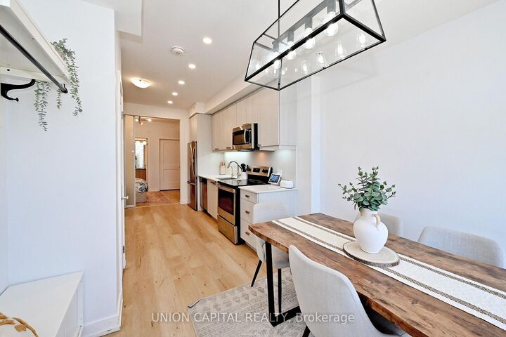 Property Photo: 57 Finch Avenue W 39 ON M2K 0K9