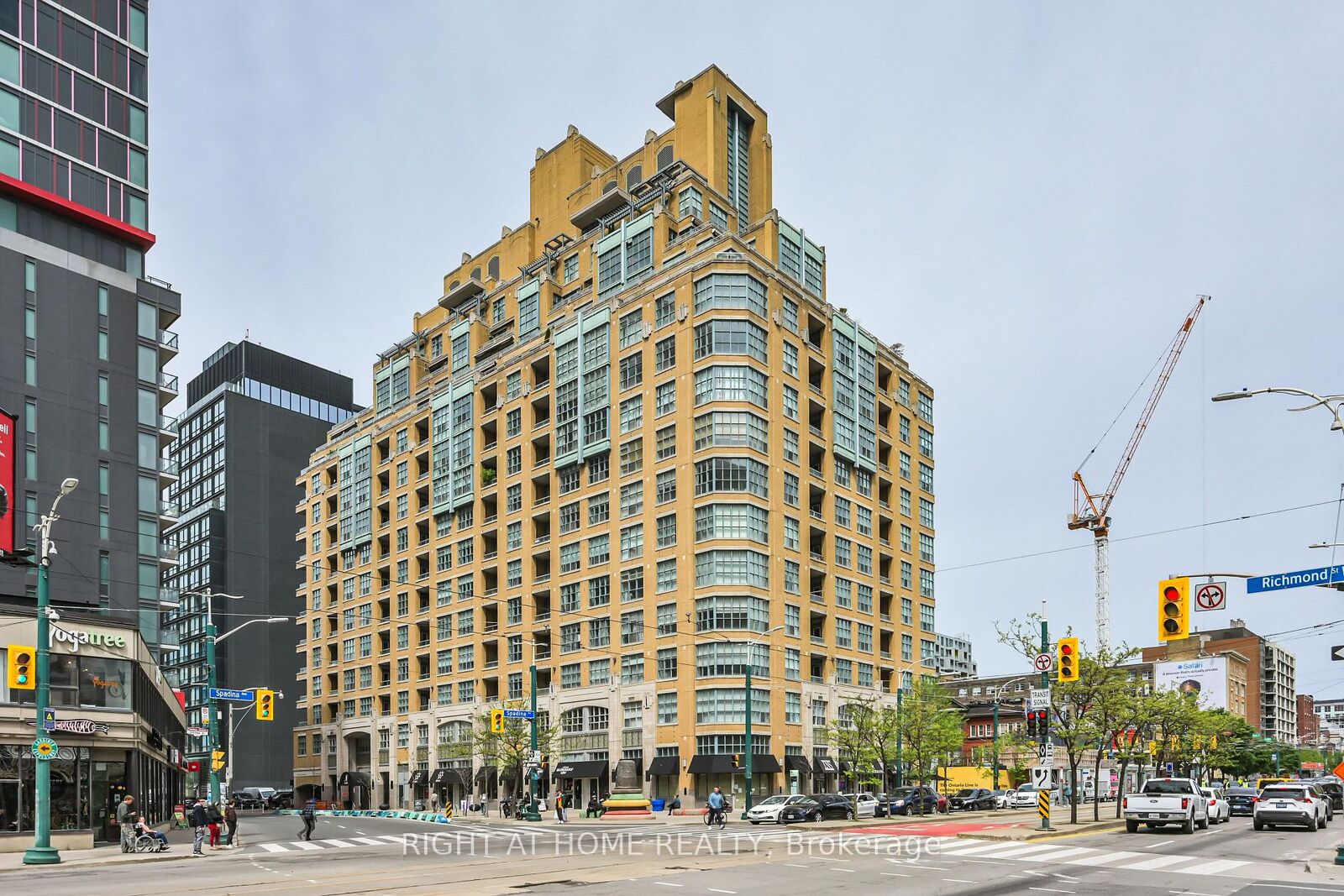Property Photo: 438 Richmond Street W 621 ON M5V 3S6