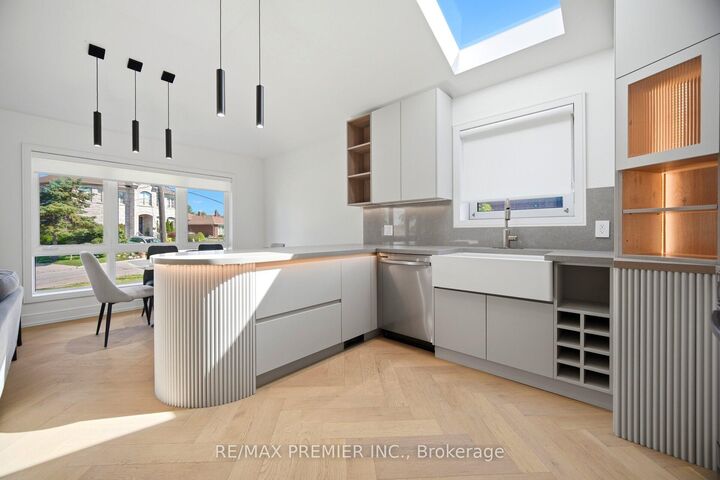 Property Photo: 19 Jacinta Drive ON M6L 1H6