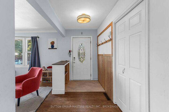 Property Photo:  39 Oxford Crescent  ON K7N 1R1 