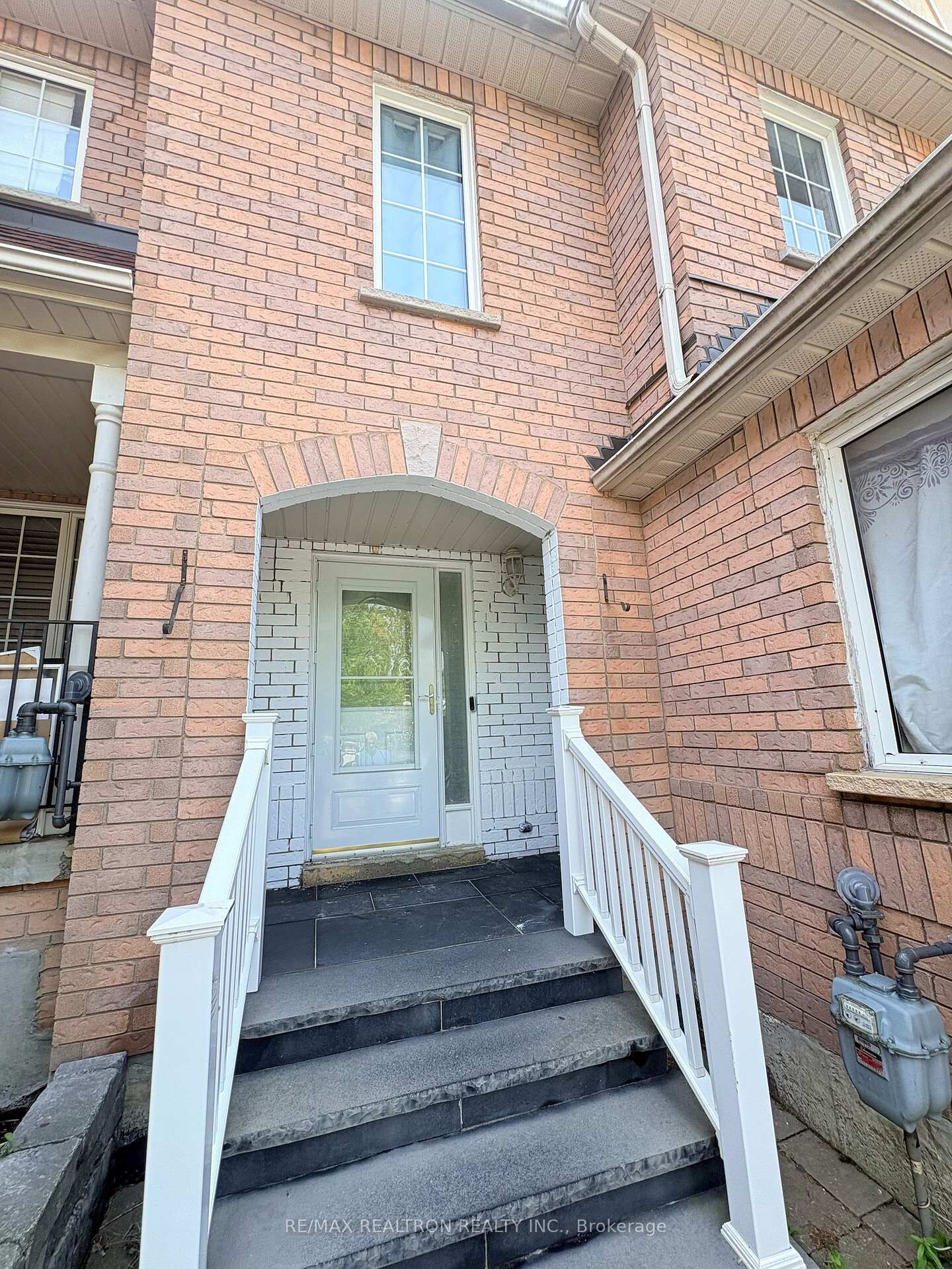 Property Photo: 39 Epps Crescent Bsmt ON L1Z 1G2