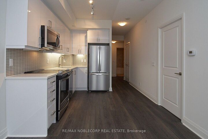 Property Photo: 17 Zorra Street 807 ON M8Z 0C8