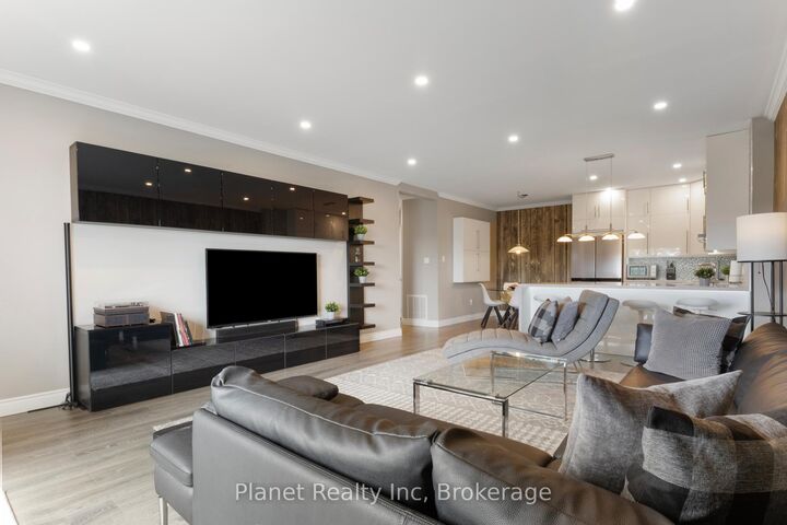 Property Photo:  60 Wyndham Street S 507  ON N1E 7H7 