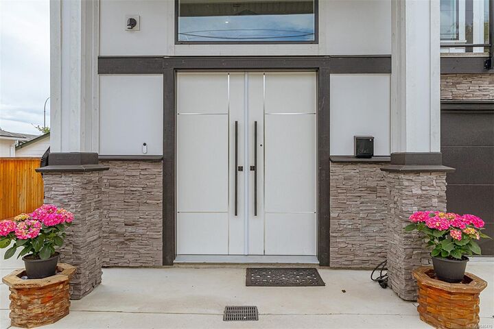 Property Photo: 83 Crease Ave BC V8Z 1S6