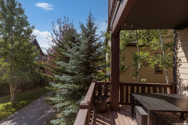 Property Photo: 5610 Kodiak Way UT 84098