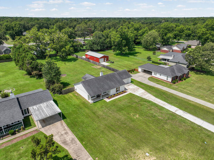 Property Photo:  102 Meadow Ct  GA 31763 