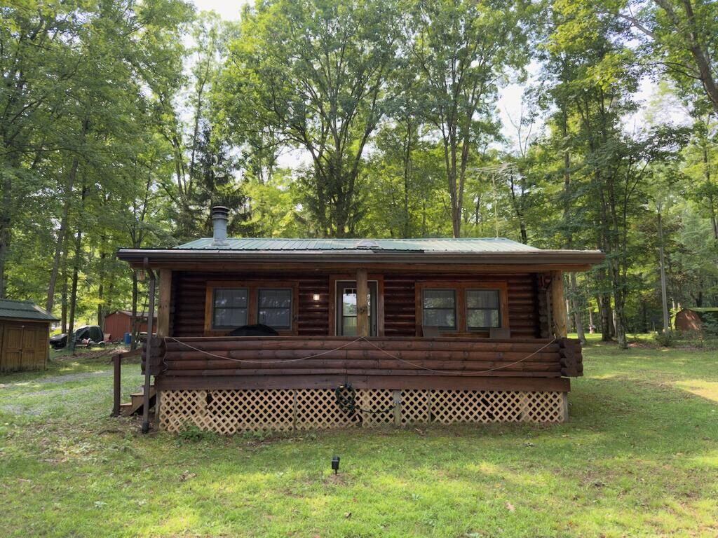 Property Photo:  152 Johnston Ln  PA 16373 