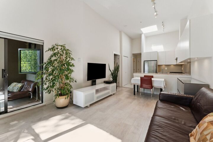 Property Photo:  2181 W 10th Avenue 411  BC V6K 2H7 